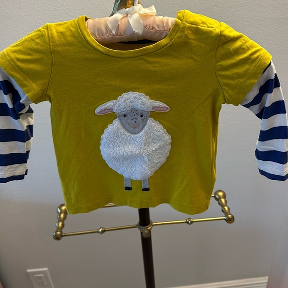Baby Boden, cute shirt with appliqué little sheep on front and on the back. - Picture 2 of 6